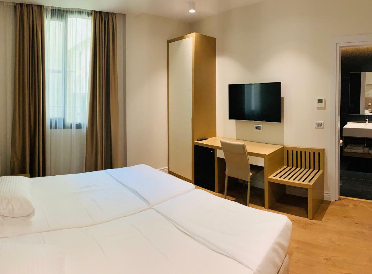 Marina Premium Hotel & Apartment Vlora Kültér fotó